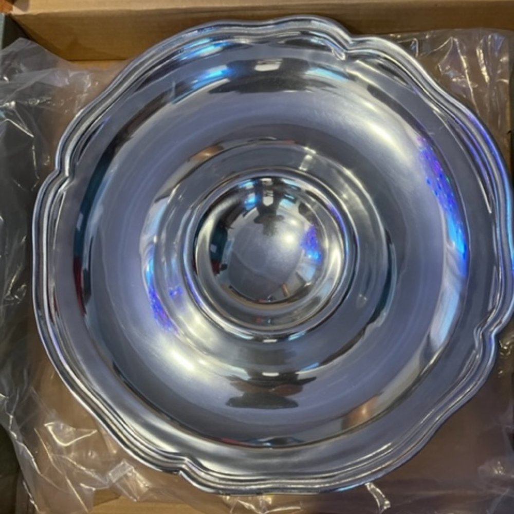 Wilton Armetale QA Chip & Dip server #102374 - NIB. 15" diameter, 4.5" inch h